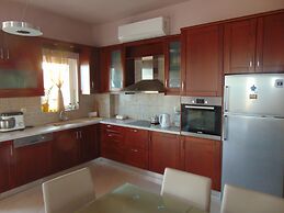 Litinas Casa-In front of the Sea