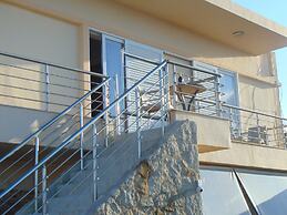 Litinas Casa-In front of the Sea