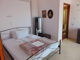 Litinas Casa-In front of the Sea