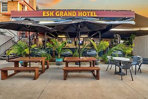 Esk Grand Hotel