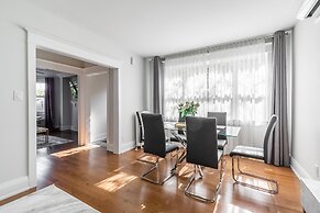 GLOBALSTAY. 2 Bedroom Apartments near Casa Loma