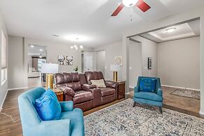 Tucana Seville Gilbert 3 Bedroom Home by RedAwning