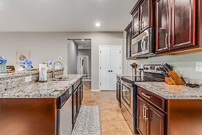 Tucana Seville Gilbert 3 Bedroom Home by RedAwning