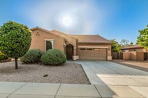 Tucana Seville Gilbert 3 Bedroom Home by RedAwning