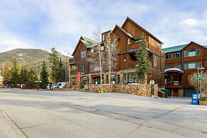 8201 Mill Creek - Private Hot Tub! 3 Bedroom Condo by RedAwning