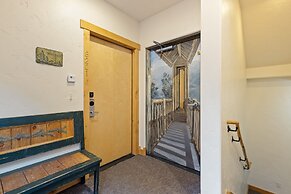 8201 Mill Creek - Private Hot Tub! 3 Bedroom Condo by RedAwning