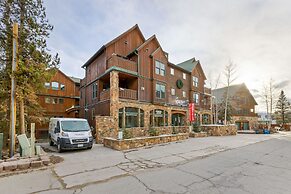 8201 Mill Creek - Private Hot Tub! 3 Bedroom Condo by RedAwning