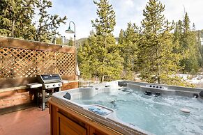 8201 Mill Creek - Private Hot Tub! 3 Bedroom Condo by RedAwning