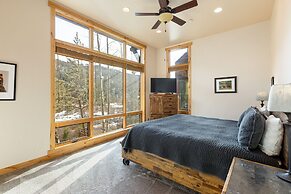 8201 Mill Creek - Private Hot Tub! 3 Bedroom Condo by RedAwning