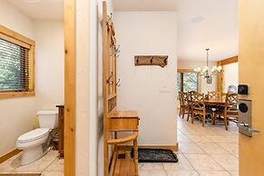 8201 Mill Creek - Private Hot Tub! 3 Bedroom Condo by RedAwning