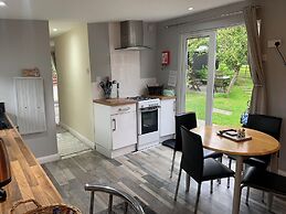 Stunning 2-bed Cabin in Nantglyn Denbigh