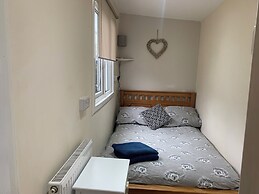 Stunning 2-bed Cabin in Nantglyn Denbigh