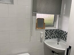 Stunning 2-bed Cabin in Nantglyn Denbigh