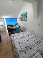 1 Bed Cottage - Sleeps 2 - Parking - Wifi