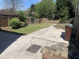 Charming 3-bed House Near Central Manchester