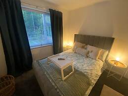 Charming 3-bed House Near Central Manchester