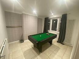 Charming 3-bed House Near Central Manchester