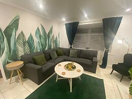 Charming 3-bed House Near Central Manchester