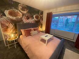 Charming 3-bed House Near Central Manchester