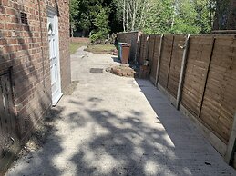 Charming 3-bed House Near Central Manchester