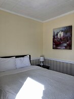 Edgewater Motel & Campground