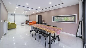 Chungnam Cheongyang Kongmaea Poolvilla