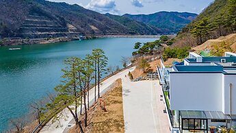 Chungnam Cheongyang Kongmaea Poolvilla