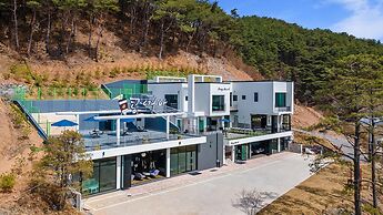 Chungnam Cheongyang Kongmaea Poolvilla