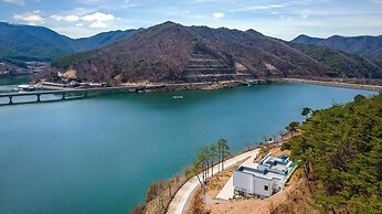 Chungnam Cheongyang Kongmaea Poolvilla