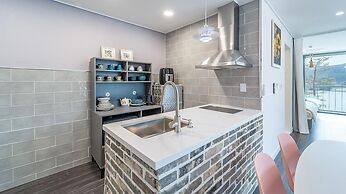 Chungnam Cheongyang Kongmaea Poolvilla