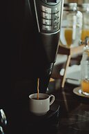 ELEATERRA HOTEL