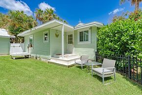 Cottage Haven-one Minute Walk To The Beach-private Yards-keyless Locks