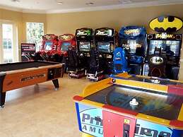 301 - Super Clean & Beautiful. Pools, Gym, Lake