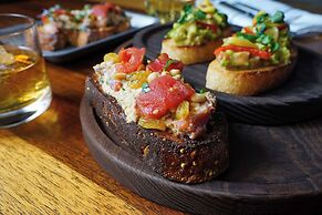 Caption BY Hyatt Beale Street Memphis