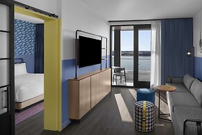 Caption BY Hyatt Beale Street Memphis