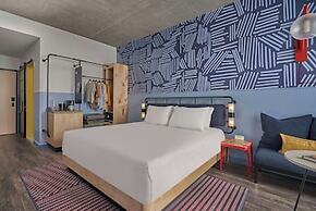 Caption BY Hyatt Beale Street Memphis