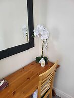 Charming 1-bed Apartment in Barefield