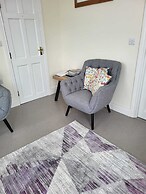 Charming 1-bed Apartment in Barefield