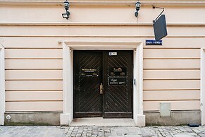 Crystal House - LoftAffair Collection