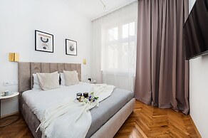 Crystal House - LoftAffair Collection