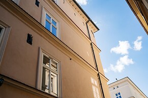 Crystal House - LoftAffair Collection