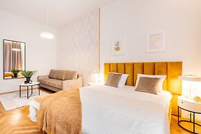 Crystal House - LoftAffair Collection