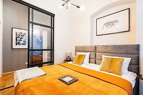 Crystal House - LoftAffair Collection