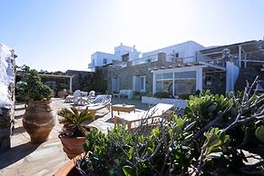 Amati Villa Cavo Dellos