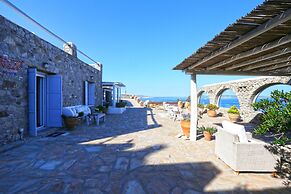 Amati Villa Cavo Dellos