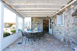 Amati Villa Cavo Dellos