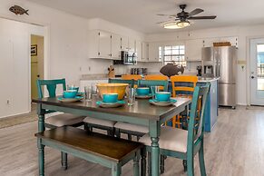 Blue Bayou - 1912 Cadillac 4 Bedroom Home by RedAwning