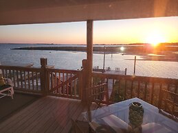 Blue Bayou - 1912 Cadillac 4 Bedroom Home by RedAwning