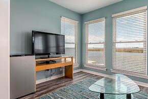 Blue Bayou - 1912 Cadillac 4 Bedroom Home by RedAwning