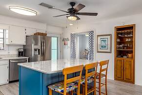 Blue Bayou - 1912 Cadillac 4 Bedroom Home by RedAwning